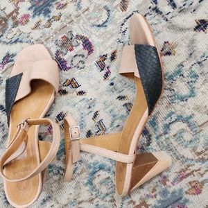 Coclico Nude Soft Leather Sandels, sz 39